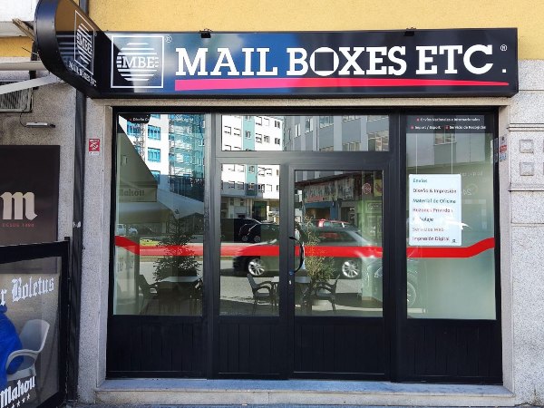 Mail Boxes Etc. inaugura nuevo centro en Lugo